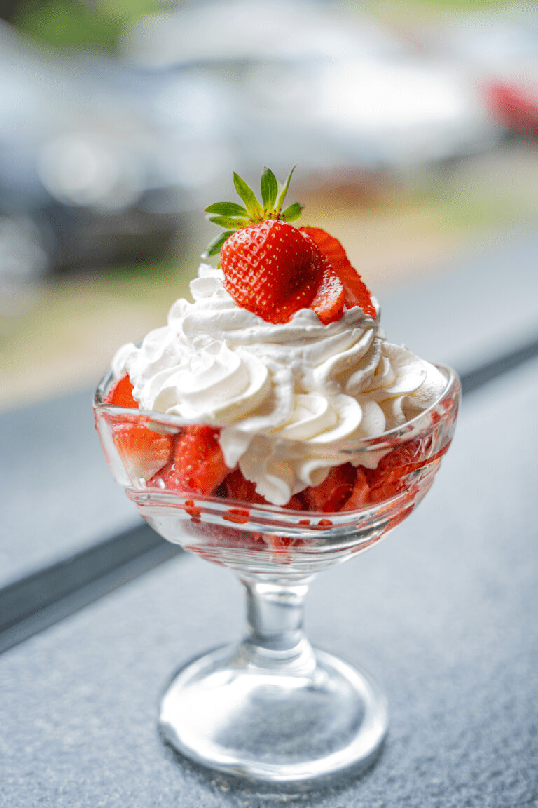 Keto Whipped Cream: Dreamy, Sugar-Free Delight in Minutes!